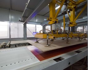 索菲亞工廠行 智能生產線締造高品質定制家居